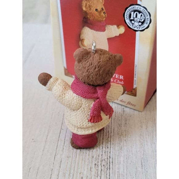 Hallmark Calvin Carver 2002 5th Snow Club cub ornament Xmas - Picture 3 of 5